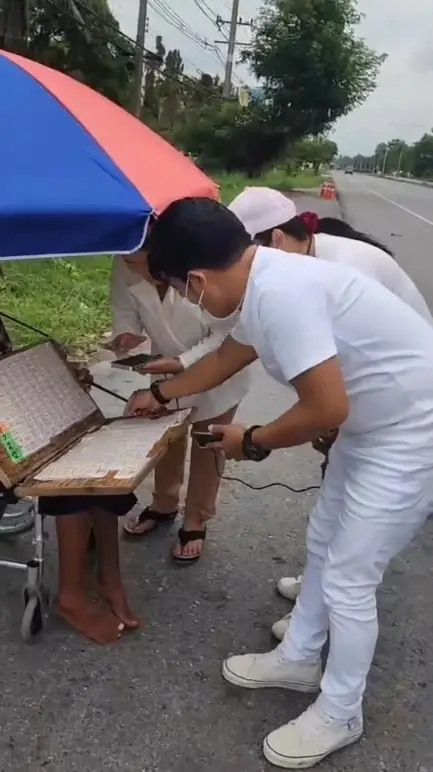 แห่ซูมเลข ฮาย อาภาพร วนรถกลับมาอุดหนุนลอตเตอรี่