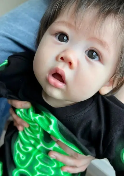 ชมพู่ อารยา-น็อต วิศรุต จับลูกๆแต่งตัวต้อนรับฮาโลวีน / สายฟ้า-พายุ-แอบิเกล