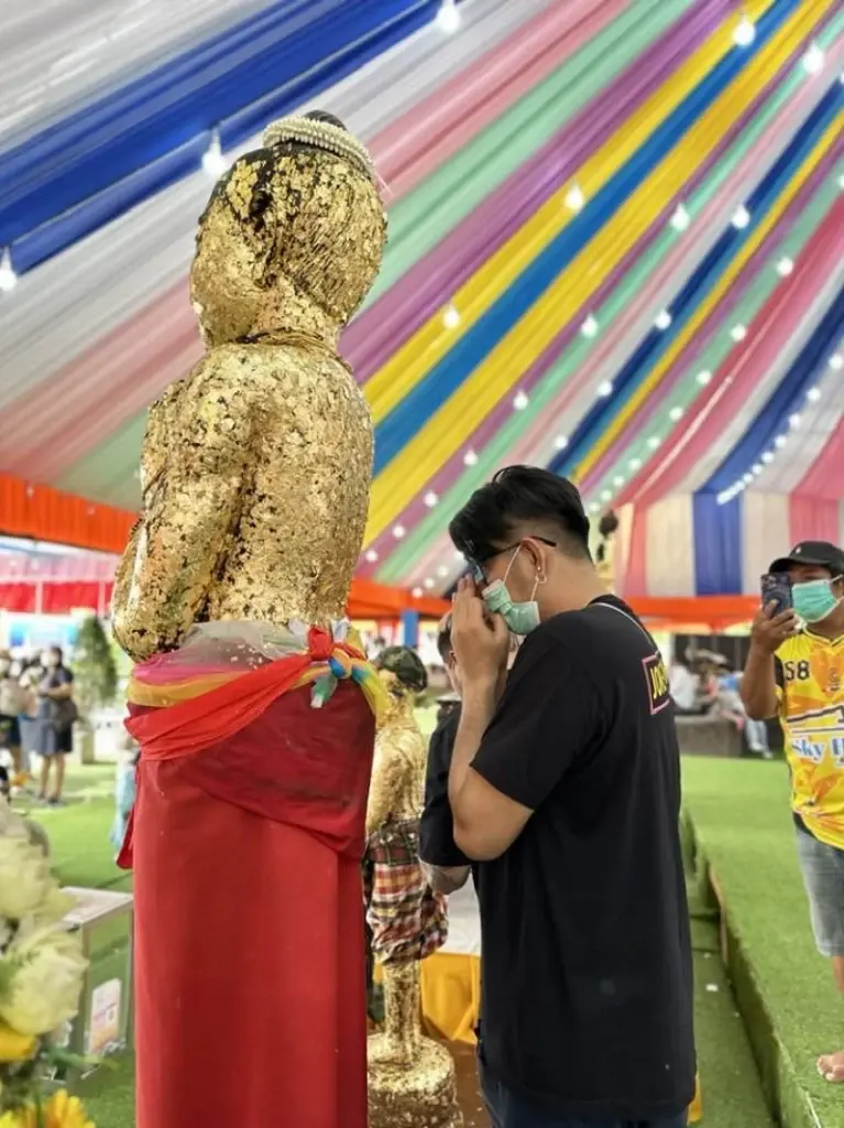 บอล เชิญยิ้ม เผยเลขหางประทัด หลังไปไหว้ตาไข่วัดเจดีย์