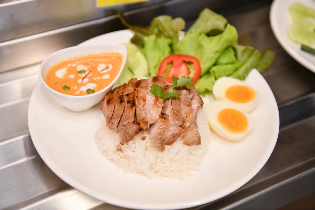 โกลเด้น เพลซ เปิดสาขานครสวรรค์ พร้อม 4 เมนูใหม่ของโกลเด้น คิชเช่น เป็นที่แรก