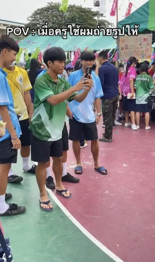 เต็มสิบไม่หัก ครูฝากนักเรียนช่วยถ่ายรูป ทุ่มสุดตัวงานนี้ต้องได้เกรด 4 แล้ว