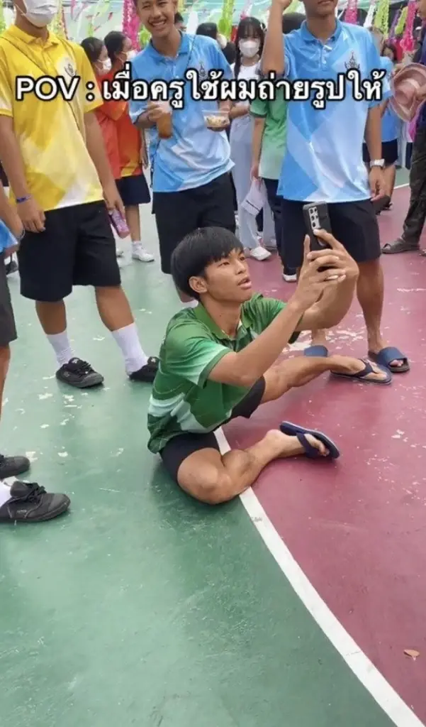 เต็มสิบไม่หัก ครูฝากนักเรียนช่วยถ่ายรูป ทุ่มสุดตัวงานนี้ต้องได้เกรด 4 แล้ว