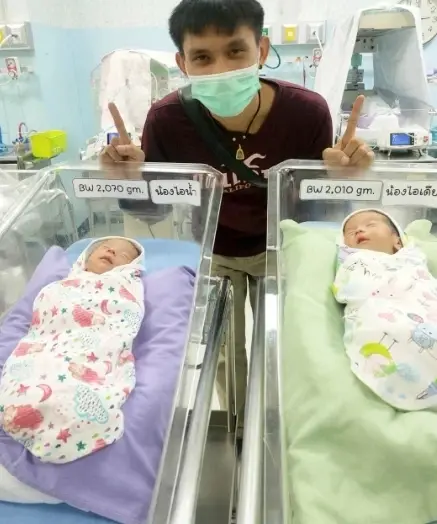 โซเชียลแห่ยินดี คุณพ่อคุณแม่ป้ายแดง ให้กำเนิดลูกน้อยฝาแฝดถึง 4 คน