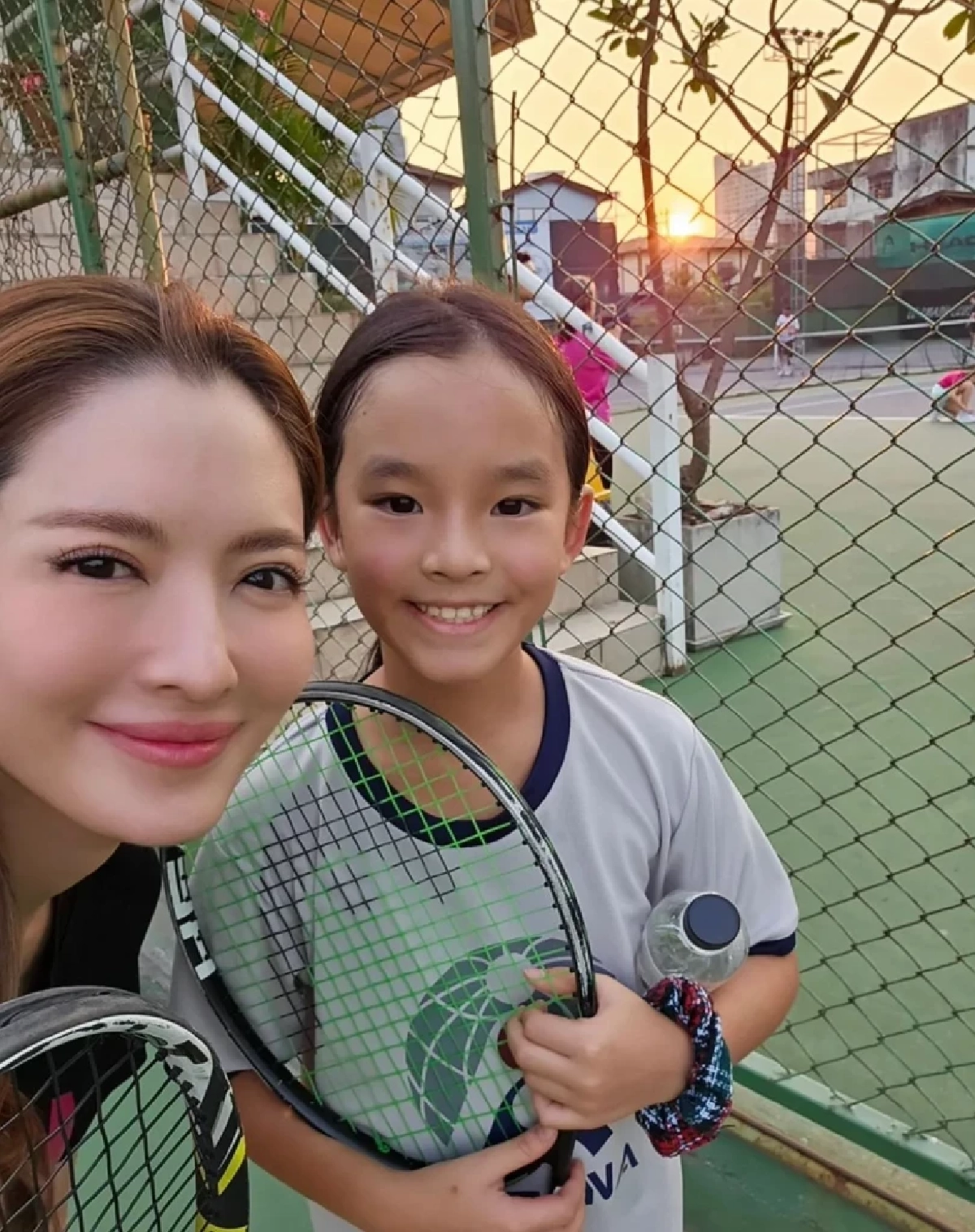 สงกรานต์ เคลื่อนไหวกลางไอจี แอฟ ทักษอร หลังโพสต์รูป น้องปีใหม่