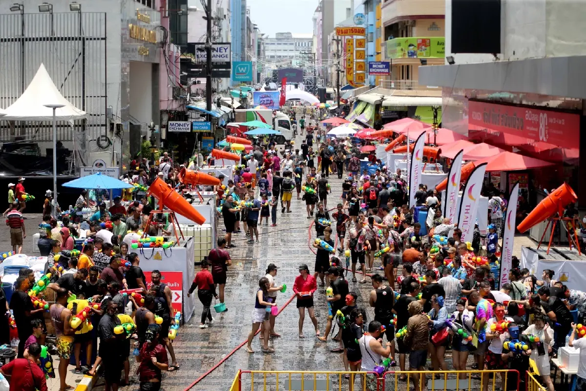 กทม. เปิดเล่นน้ำสงกรานต์ 40 จุดทั่วพื้นที่ 29 เขต เช็คเลยที่ไหนบ้าง