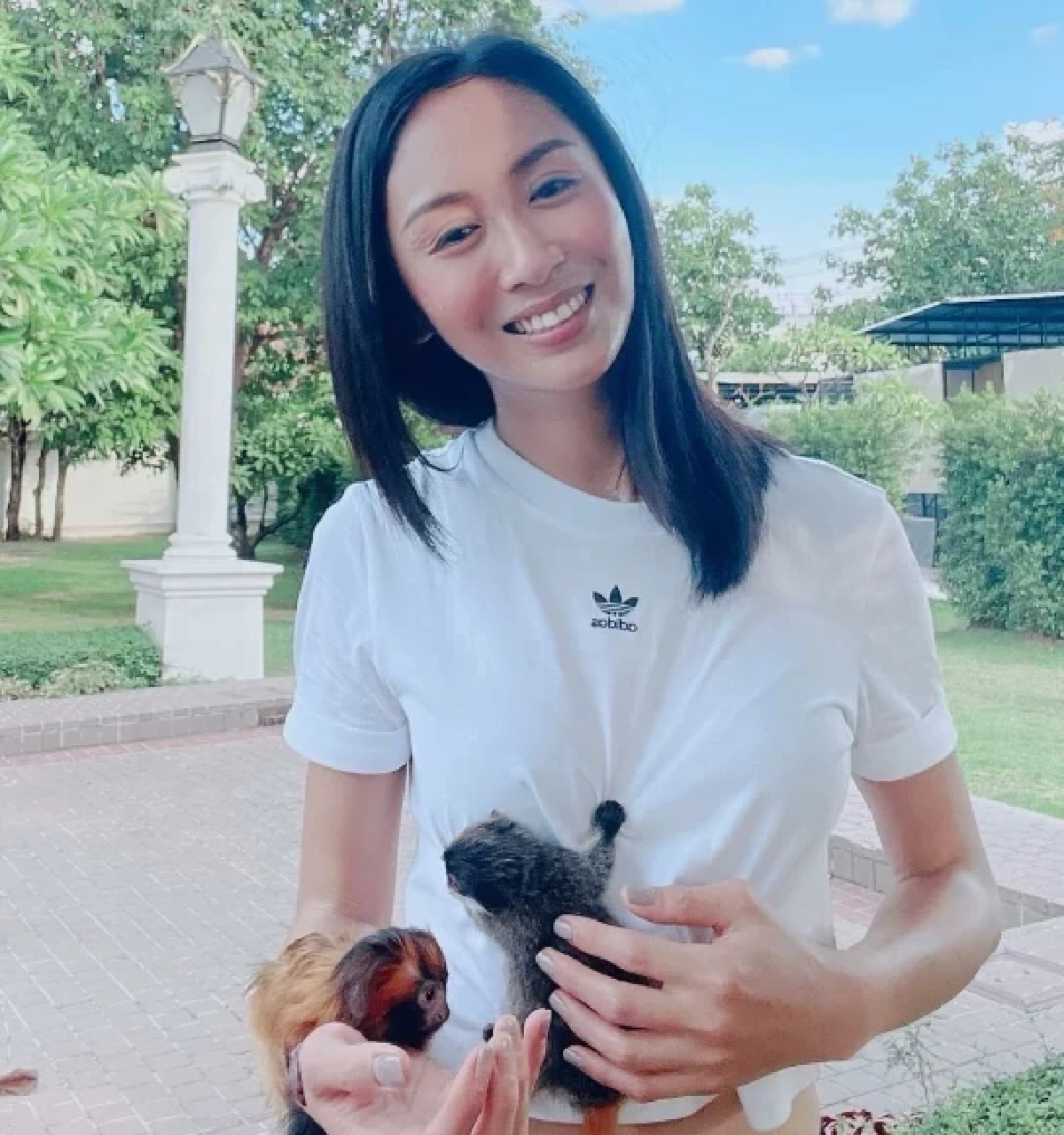 แซน วิศาพัช โพสต์ฟาดได้แต่ยิ้มอ่อน กฏแห่งกรรมยุติธรรมเสมอ รู้เลยหมายถึงใคร