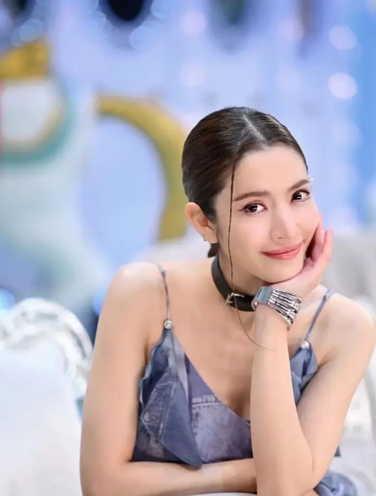เอ๊ะ แอฟ ทักษอร ส่อพิรุธแคปชั่นรูปหัวใจ เจอ อั้ม อธิชาติ จุดประเด็นกลางไอจี