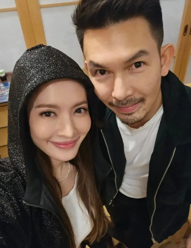เอ๊ะ แอฟ ทักษอร ส่อพิรุธแคปชั่นรูปหัวใจ เจอ อั้ม อธิชาติ จุดประเด็นกลางไอจี