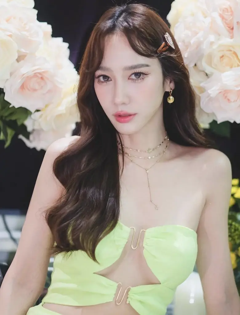 วงในแฉซ้ำ เพื่อนจิน ทนไม่ไหว ย้ายมาฝั่ง หนิง ปณิตา หลังยังเดินควงกัน