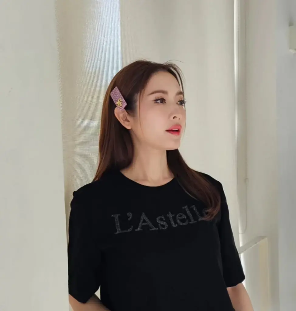ชาวเน็ตสุดฟิน ทิม พิธา ถ่ายรูปร่วมเฟรม แอฟ ทักษอร ลงอินสตาแกรม