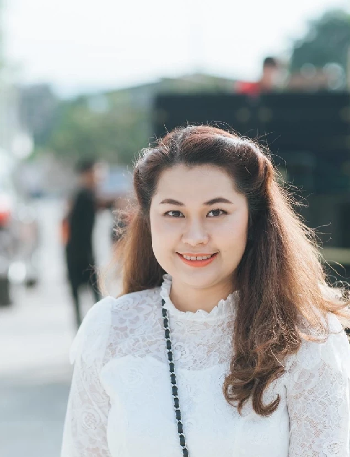 จูน เพ็ญชุลี ภรรยา หนุ่ม กะลา โพสต์ภาพทำบุญ ชาวเน็ตหลุดโฟกัสทำสะดุ้งเบาๆ