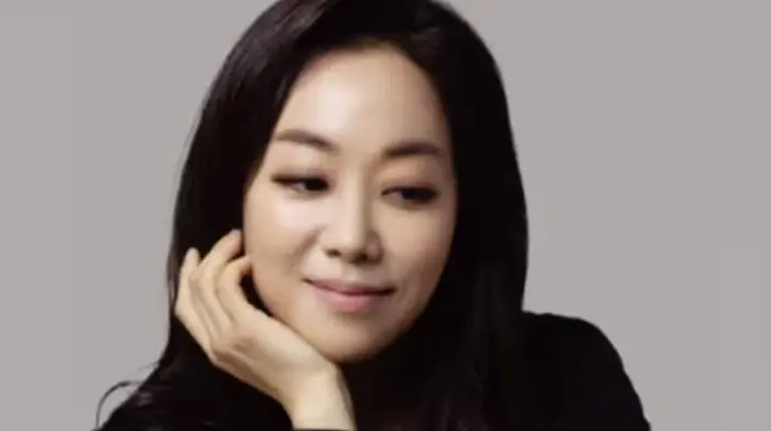 พบร่าง นักร้องสาว เสียชีวิตในห้องน้ำ ก่อนขึ้นแสดงคอนเสิร์ต