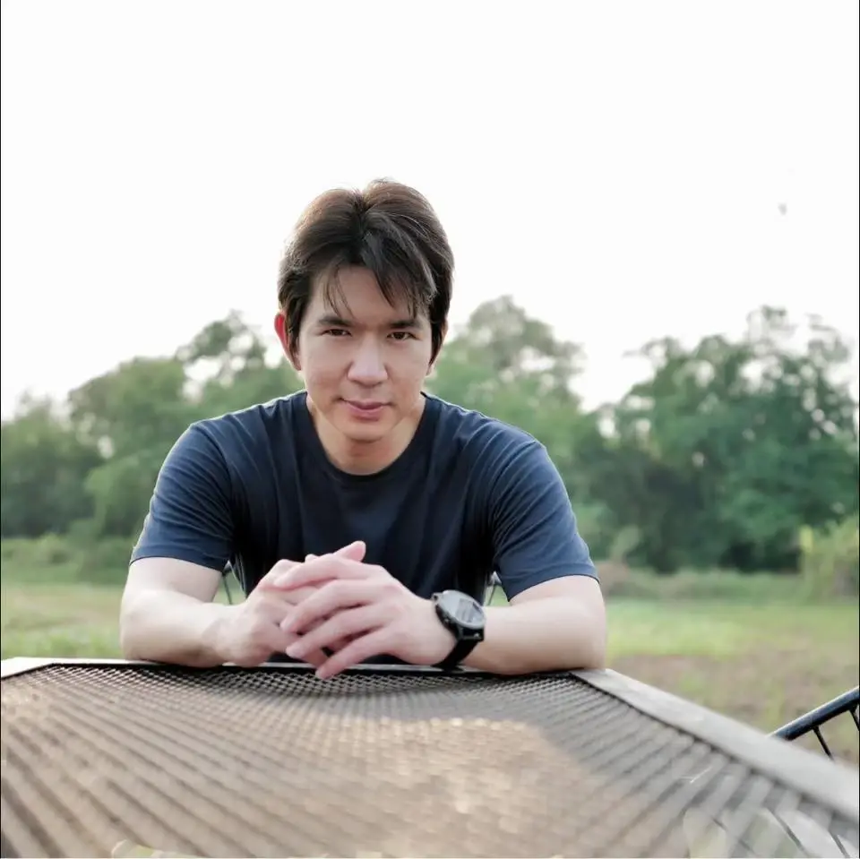 ลูกชาย ส.ว.อนุศักดิ์ โพสต์ถึง ก้าวไกล ลุ้นให้มีปาฏิหาริย์ ยอมถอยหนึ่งก้าว