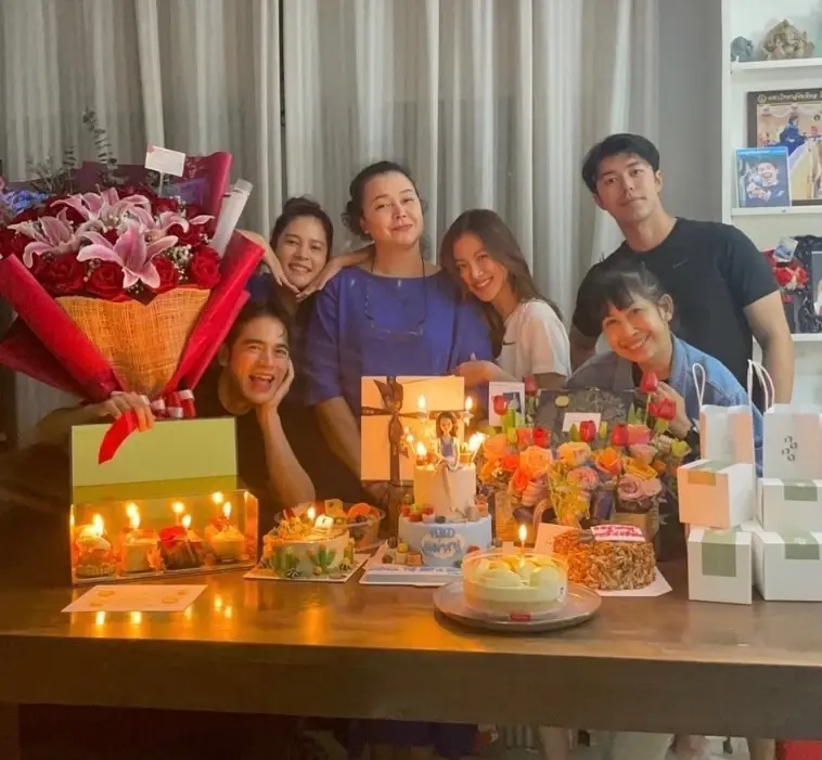 นาย ณภัทร โผล่คอมเมนต์ไอจี ใบเฟิร์น พิมพ์ชนก หลังออกงานคู่กัน