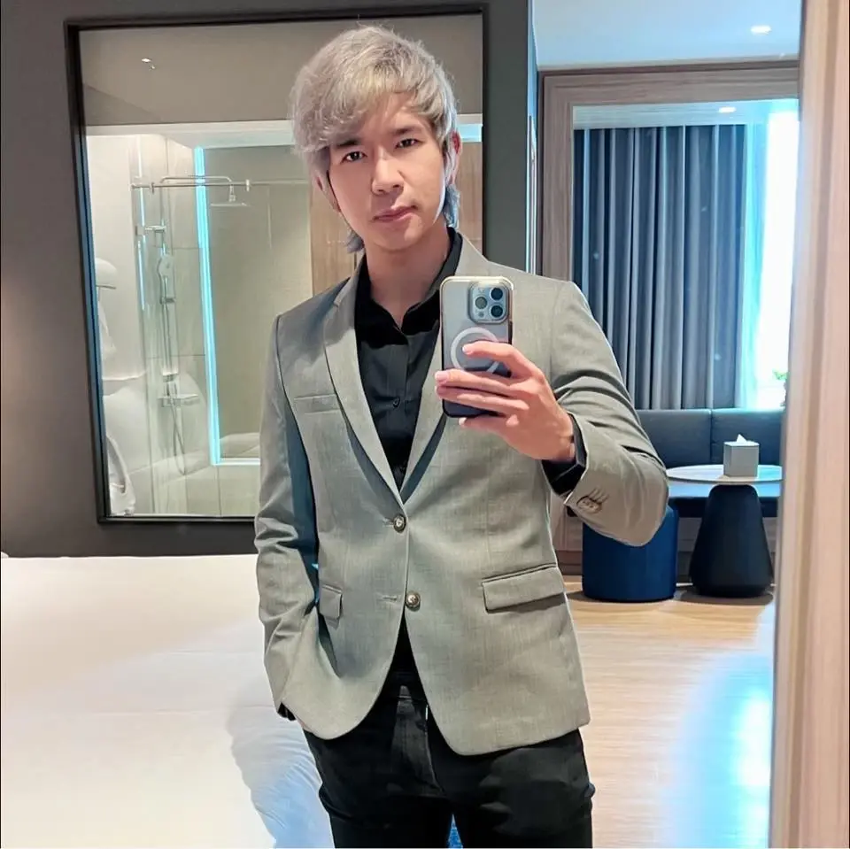 ลูกชาย ส.ว.อนุศักดิ์ โพสต์ถึง ก้าวไกล ลุ้นให้มีปาฏิหาริย์ ยอมถอยหนึ่งก้าว