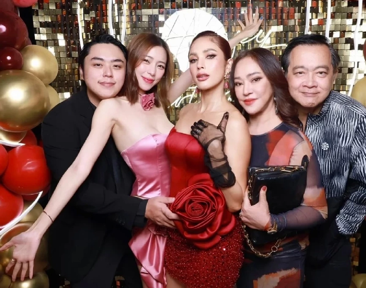 น้องชาย อุ้ม ลักขณา คอมเมนต์ไอจีแม่ หลังโพสต์ฟาดเดือด อย่ามาเห่าลับหลัง