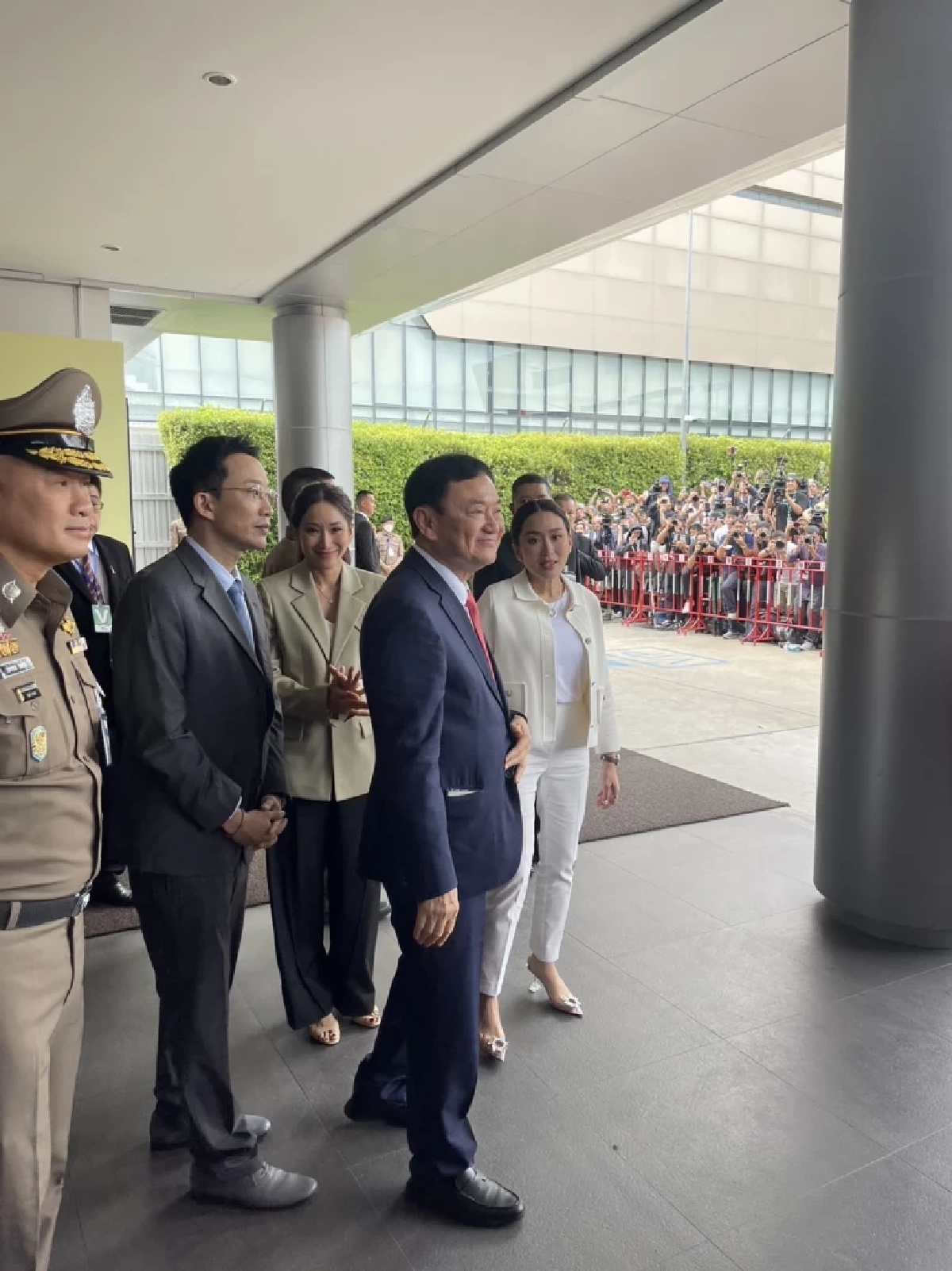 เผยสิ่งแรกที่ ทักษิณ ทำทันที หลังเดินทางถึงไทย