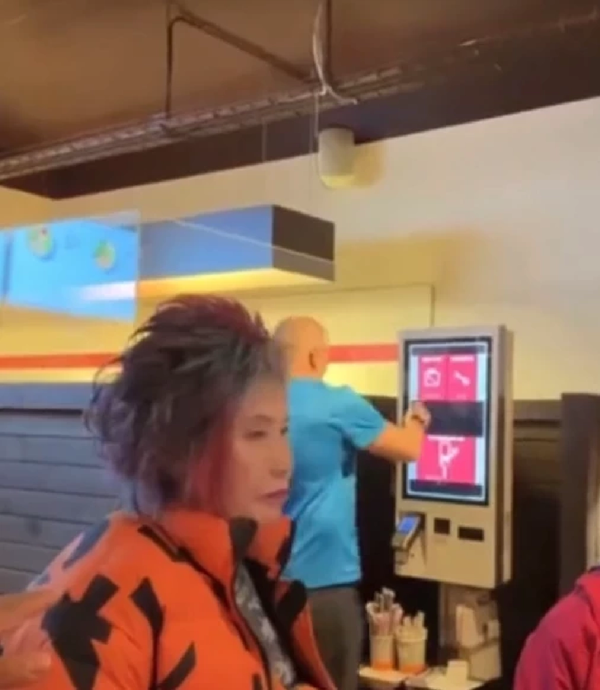  หมอพรทิพย์ เคลื่อนไหวล่าสุด ปมดราม่า โดนไล่ออกจากร้านอาหารต่างแดน 