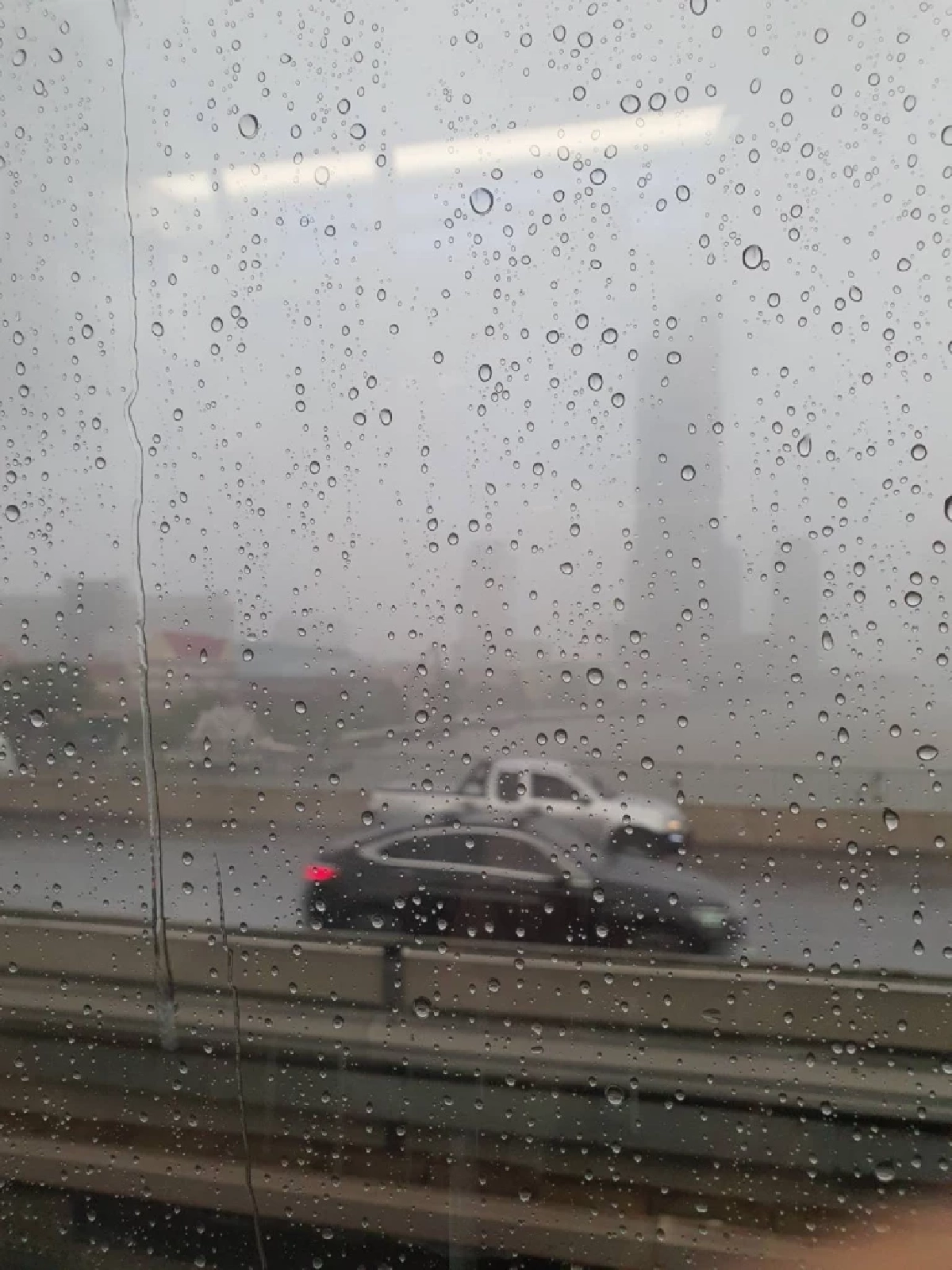 เตือนพื้นที่เสี่ยงสีเหลืองและสีแดง 56 จว. เสี่ยงภัยฝนตกหนักถึงหนักมาก