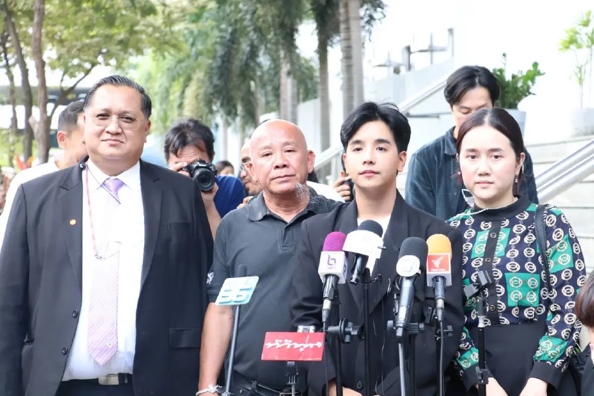 ลุกซ์ น้องชายใบเตย เผยภาพล่าสุดคุณแม่ หลังเข้ารพ. สาเหตุไม่ได้ไปศาลวันนี้