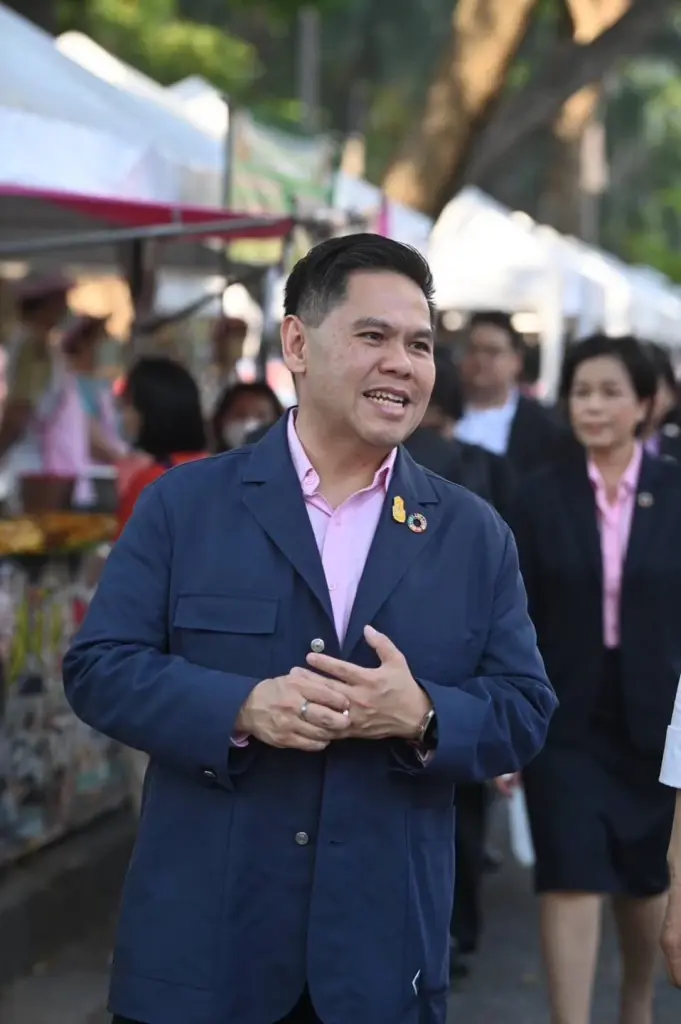 4 ของขวัญปีใหม่ พม. เตรียมเเจกของขวัญปีใหม่ให้คนไทย