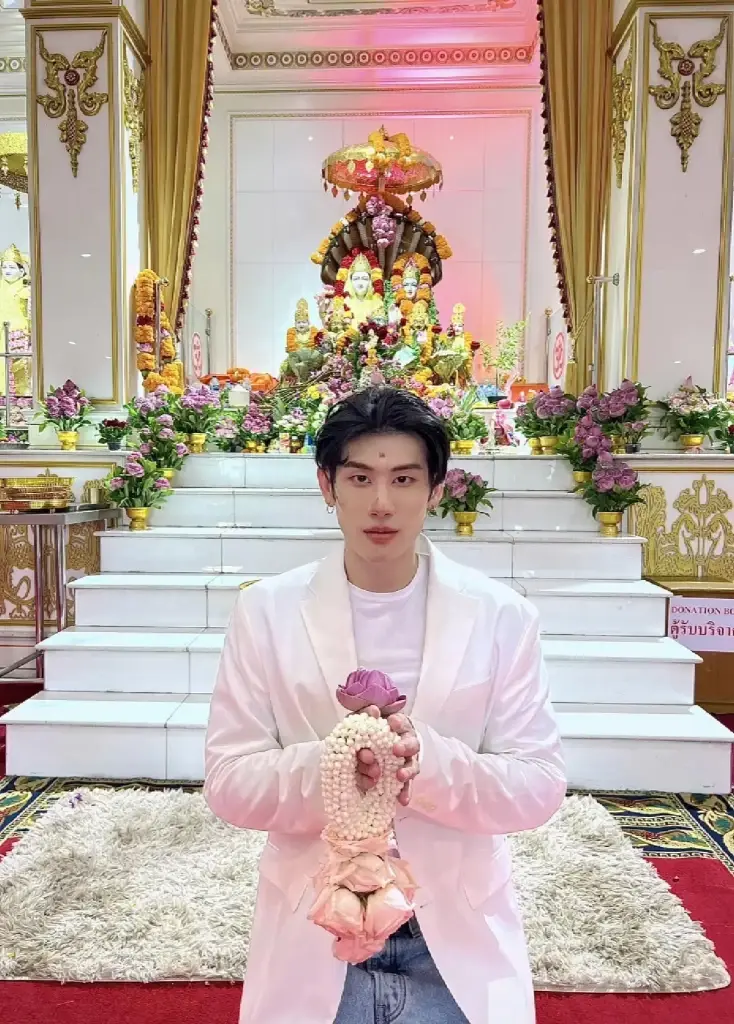 หมอไวท์ เปิดดวง 2 ราศี ปีทองเรื่องงาน 2567  พลิกชะตาเป็นเศรษฐีฉับพลัน