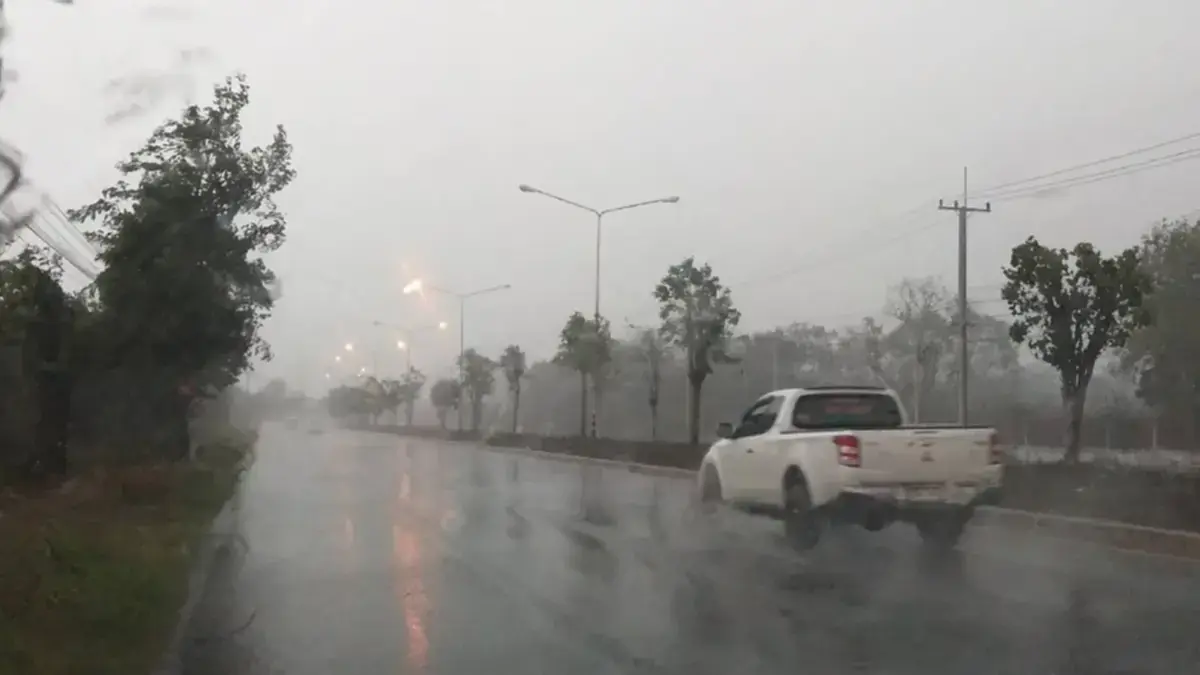 กรมอุตุฯ เปิดพิกัดจังหวัด 14 จังหวัด เสี่ยงฝนฟ้าคะนอง 