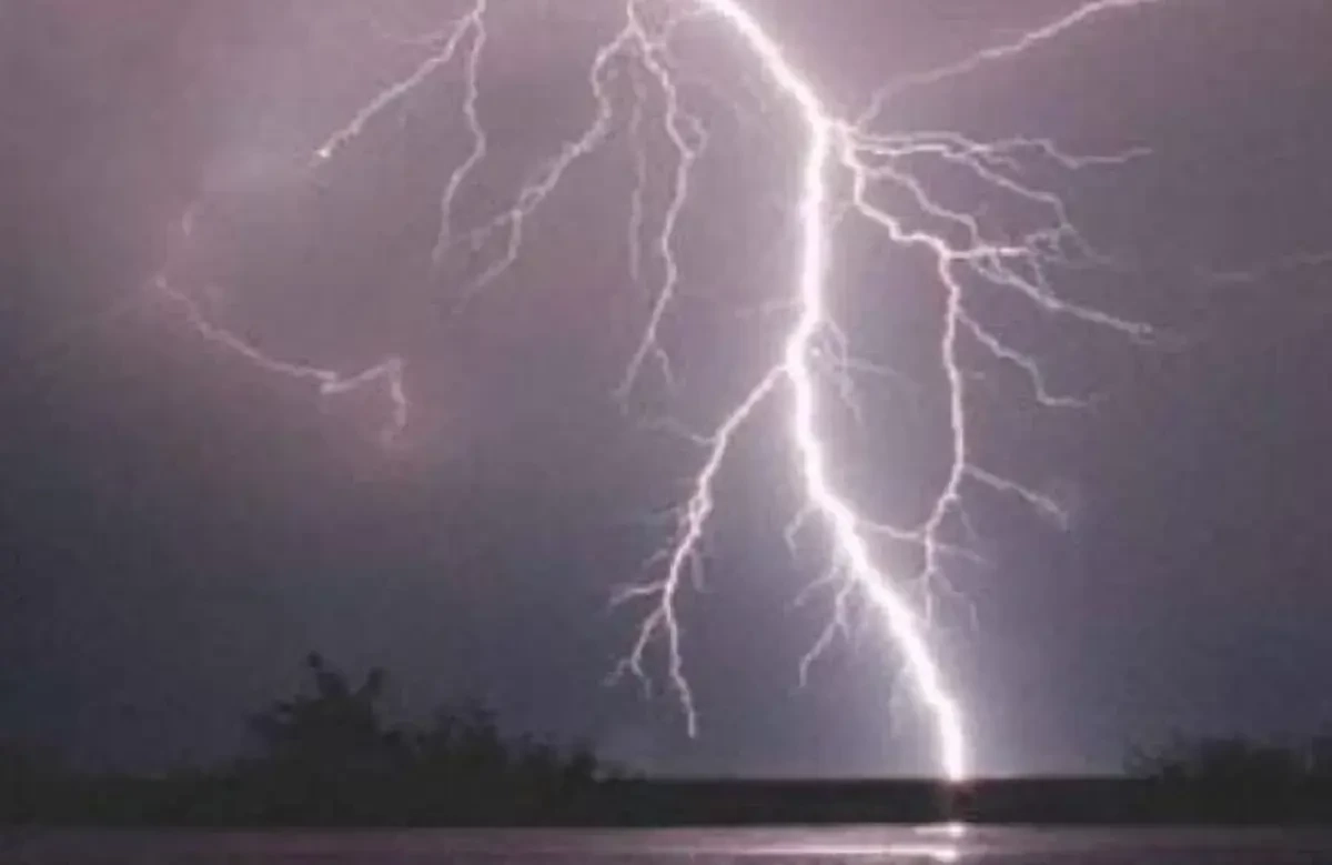 ประกาศเตือนภัย พายุฤดูร้อน ฉบับ 4 เปิดพื้นที่ 27 จังหวัด ถูกฝนถล่ม 