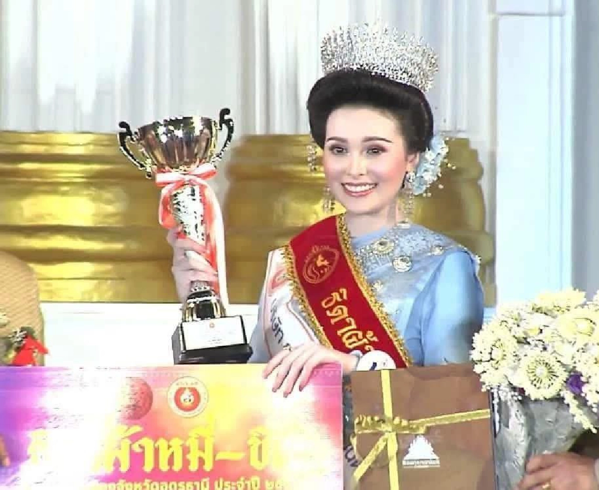 สวยจนมงลง รู้จัก โซเฟียร์ สทอตต์ ธิดาผ้าหมี่-ขิด ปี 67 ดีกรีแชมป์หลายเวที