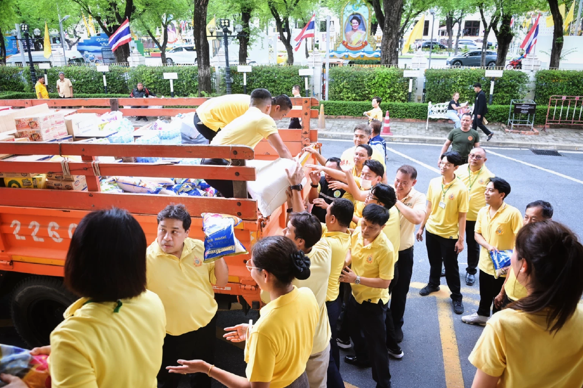 กระทรวงเกษตรฯ ปล่อยขบวนรถสิ่งของบริจาคช่วยเหลือผู้ประสบภัย