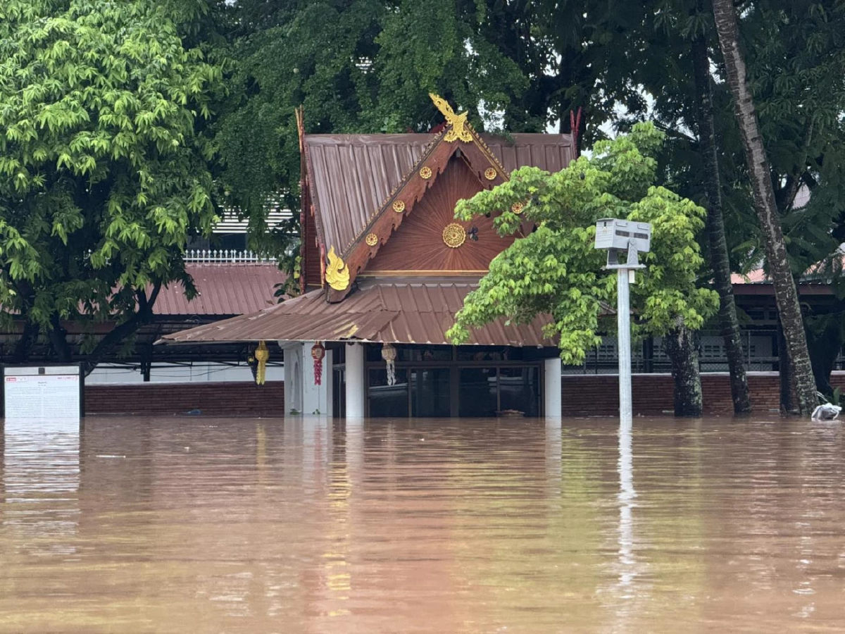 น่านอ่วม วัดภูมินทร์จมบาดาล 2 เมตร เร่งอพยพ ป้องกันภาพโบราณ