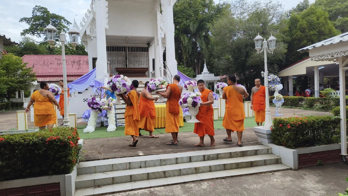 วัดสวรรคาราม ที่พึ่งของผู้ทุกข์ยาก จัดงานศพให้ผู้ยากไร้ฟรี
