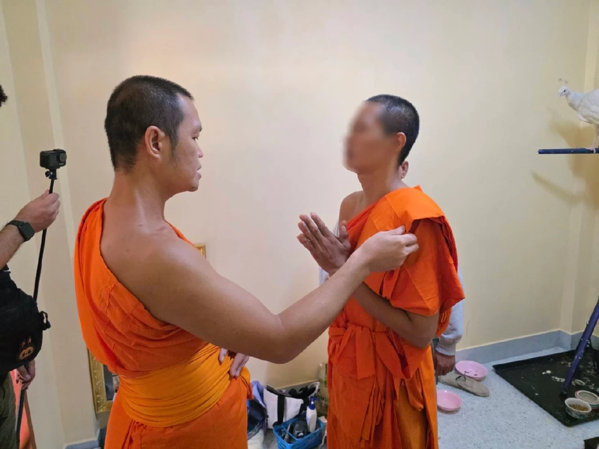 รวบพระอาจารย์คาผ้าเหลืองขณะบิณฑบาต ผู้บงการสั่งยาเสพติด