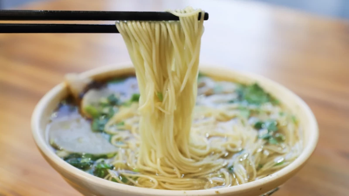 เตือนสายก๋วยเตี๋ยว! เส้นบางชนิดแคลอรีสูงเกินคาด รู้ไว้ก่อนอ้วน!