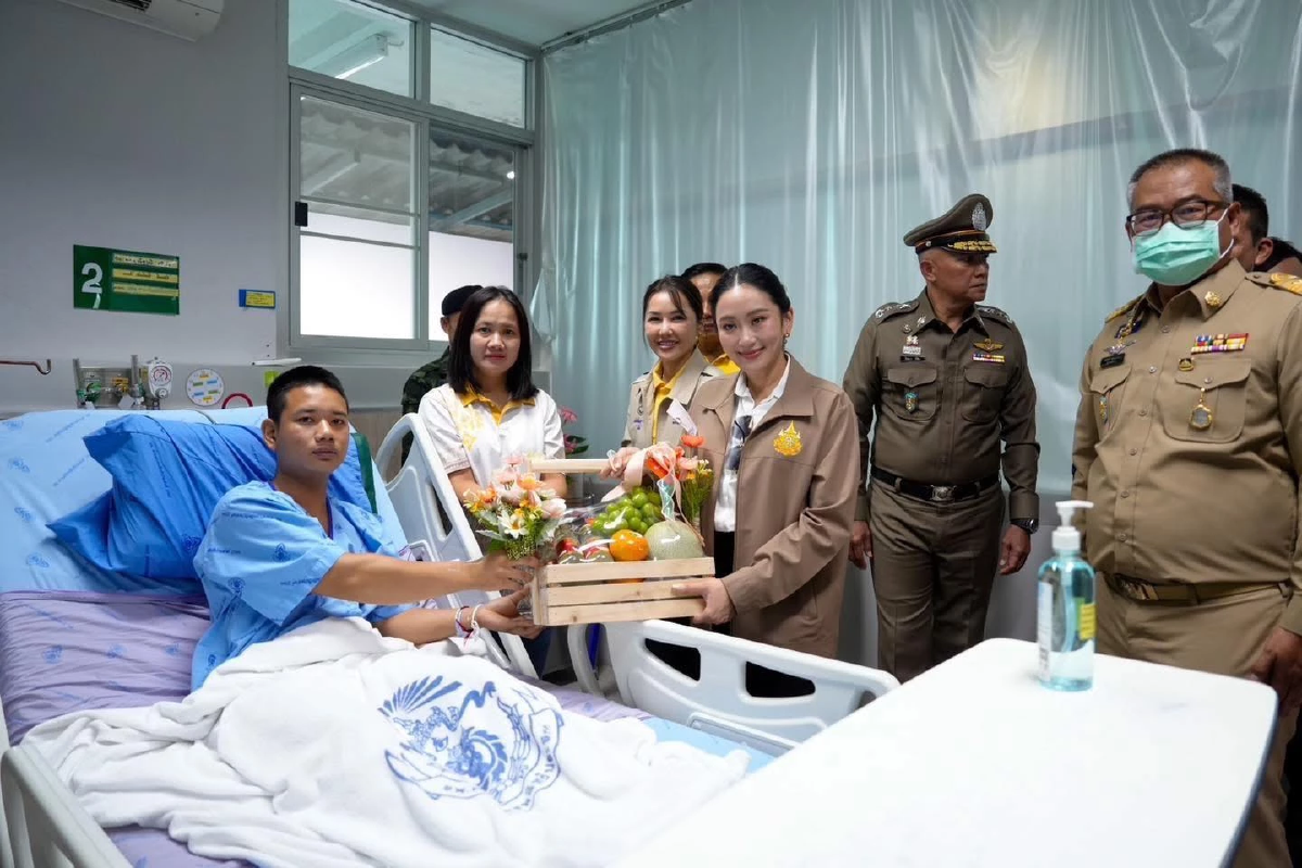 แพทองธาร เยี่ยมทหารเหยียบกับระเบิด ขอส่งกำลังใจอย่างสุดหัวใจ