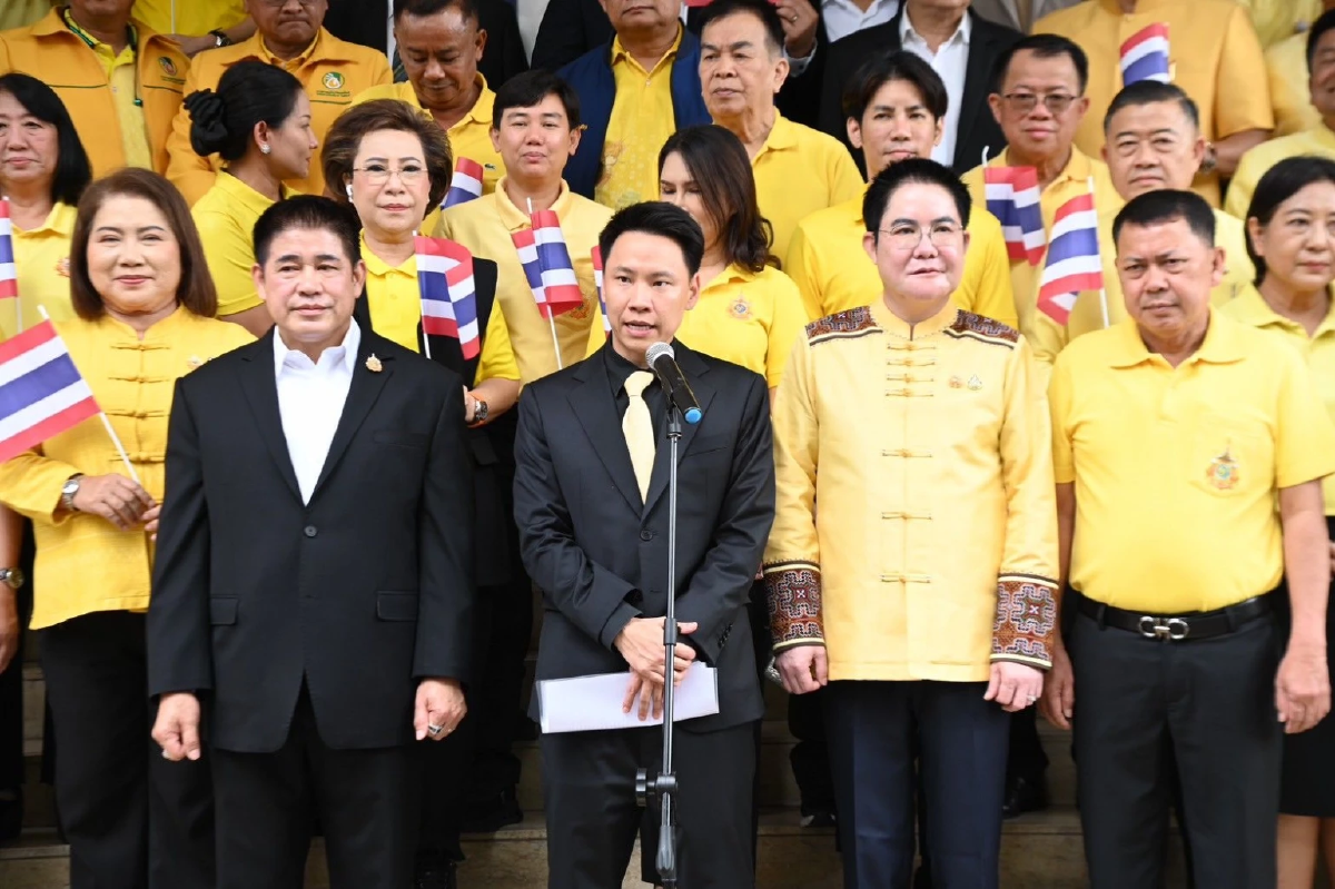 กระทรวงเกษตรฯ ปล่อยขบวนรถสิ่งของบริจาคช่วยเหลือผู้ประสบภัย
