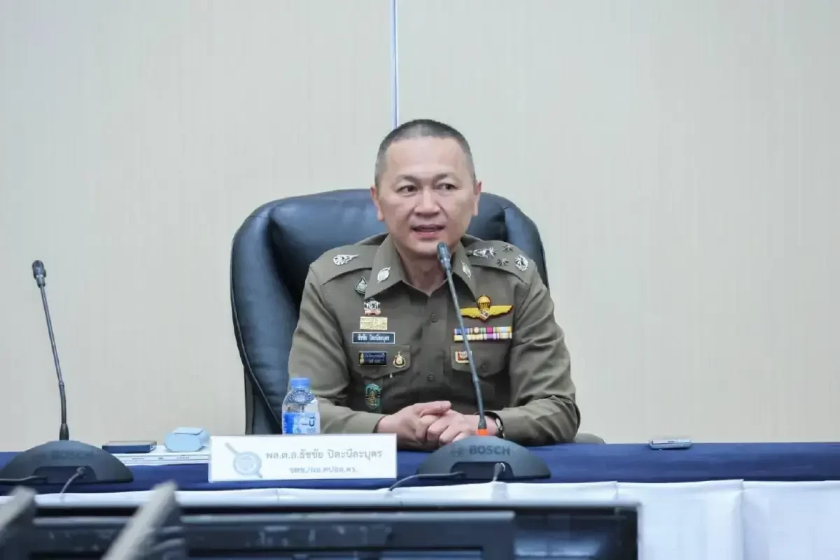 ทลายรังจีนเทาเช่าพูลวิลล่า พนันออนไลน์ เงินหมุนเวียน 500 ล้านบาท