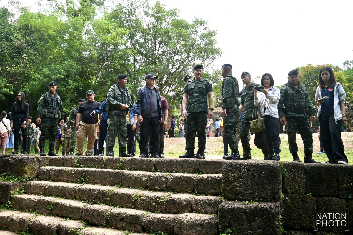 กองทัพบกนำทีมโฆษกลงพื้นที่ปราสาทตาเมือนธม วางแนวทางสื่อสาร
