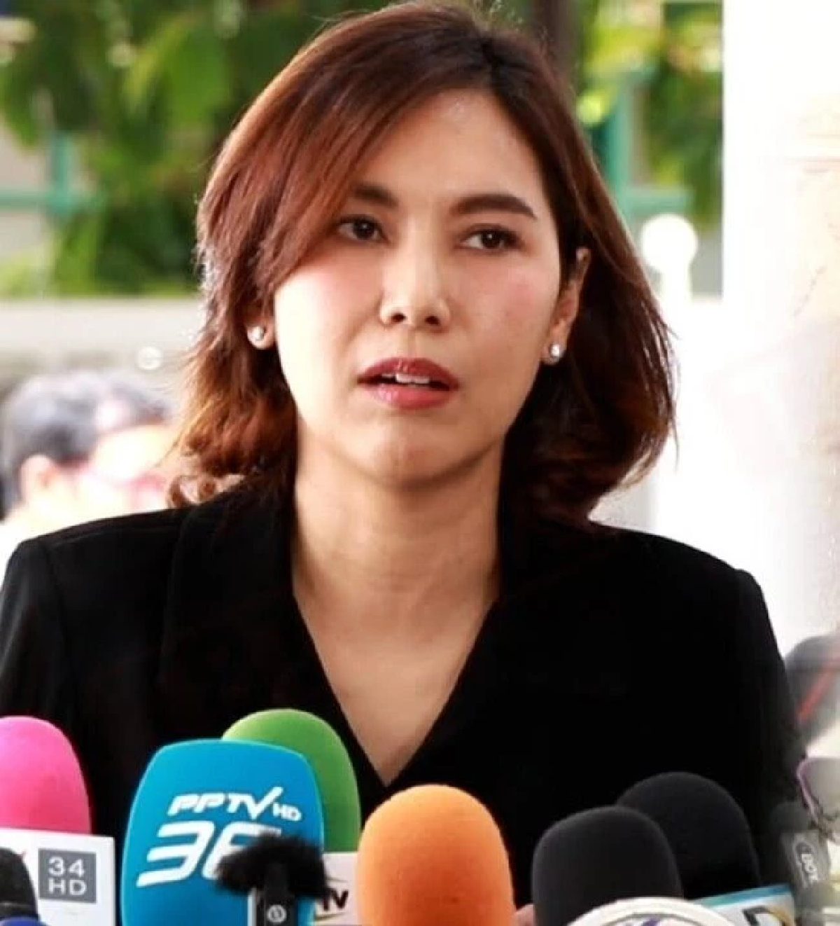 เบสท์ ปณิชดา ลูกสาว เอ๋ ไพโรจน์ ฟาดแรงอดีตเมียพ่อ ไม่มีสิทธิ์อะไรทั้งนั้น
