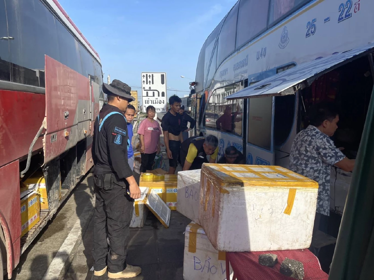 ร้อย.ฉก.ทพ.2105 สกัดจับสินค้าหนีภาษีคาด่านมิตรภาพไทย-ลาว