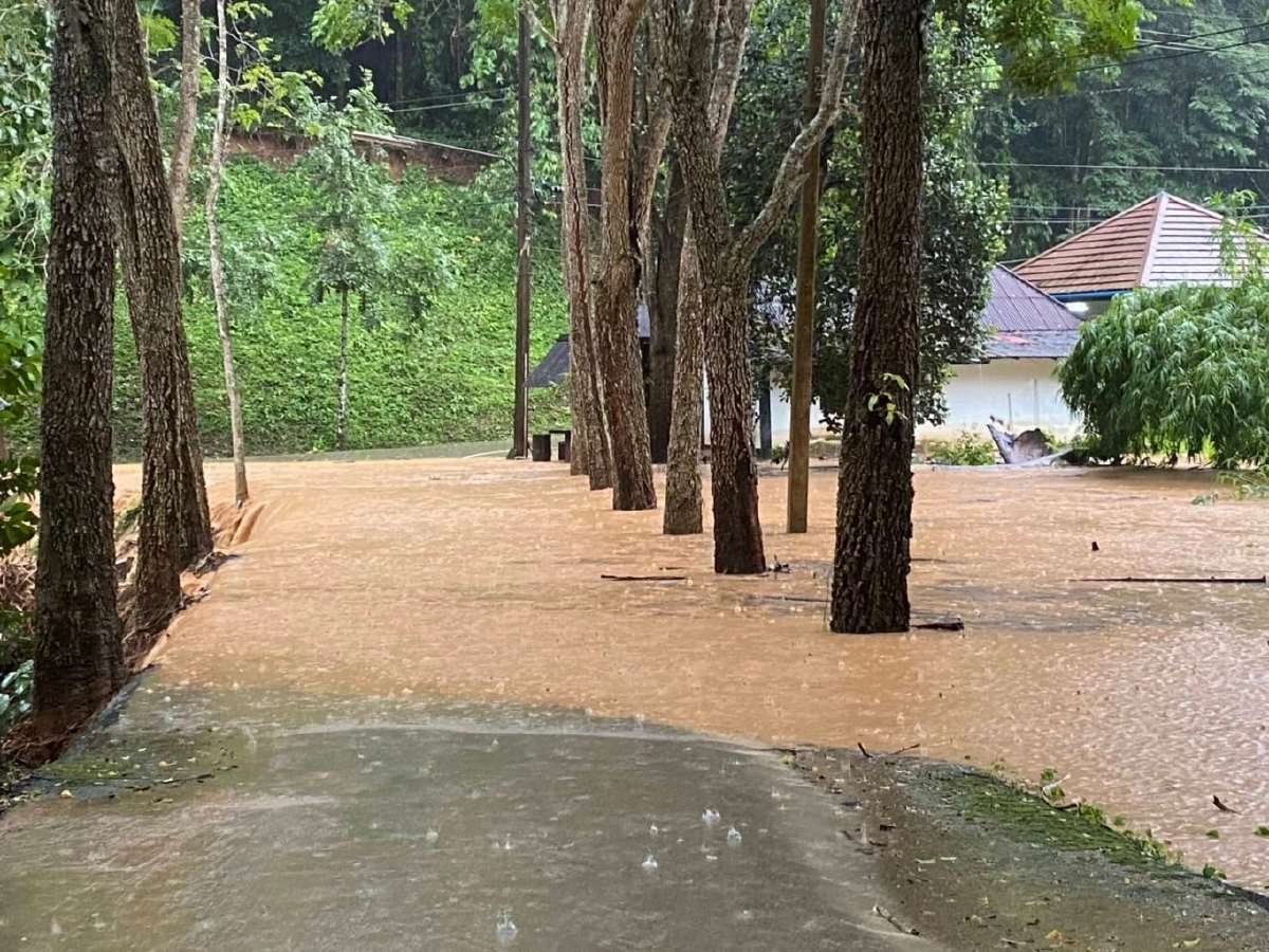 พายุโซนร้อนคาจิกิถล่มน่าน น้ำป่าไหลหลากท่วมอุทยานแม่จริม ปิดเส้นทางเข้า-ออก