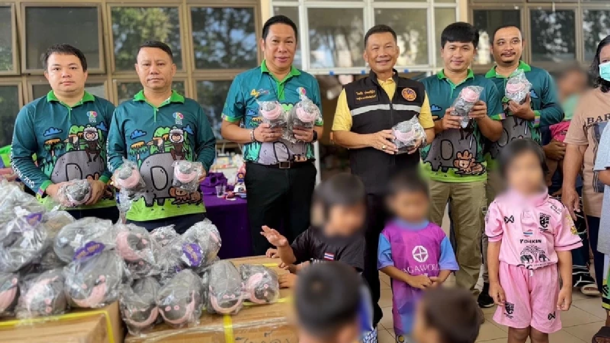 หมูเด้งนำรอยยิ้มจากเขาเขียวส่งต่อกำลังใจช่วยชายแดนไทย กัมพูชา