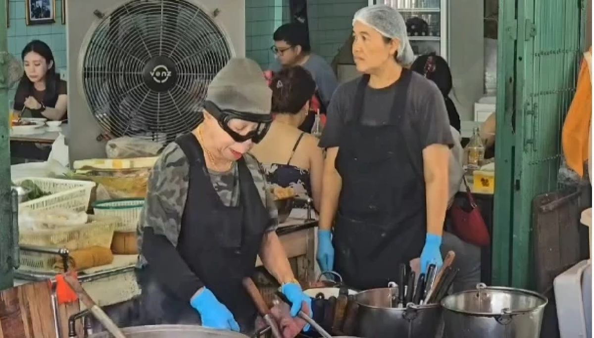 \"มดดำ\" พูดปมดราม่าไข่เจียวปู 4 พัน เผยอีกมุม ยันไม่เข้าข้างเจ๊ไฝ