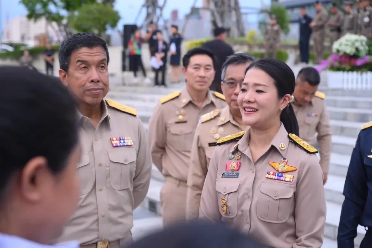 ธีรรัตน์ จับมือ ชัชชาติ ปล่อยแถวปฏิบัติการ No Drugs No Dealers