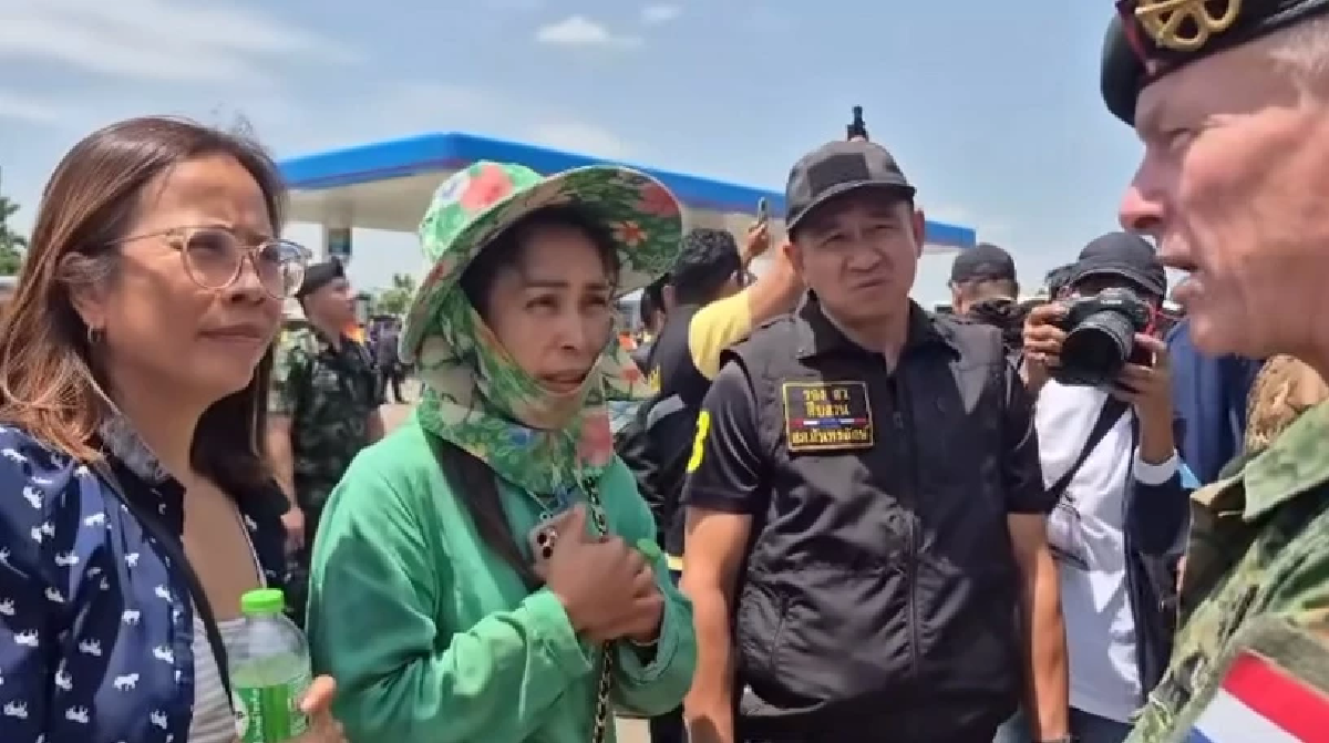 ทำความรู้จัก หญิงไทยชุดเขียว สปีคภาษา &quot;ดัตช์&quot; กับทูตเนเธอร์แลนด์