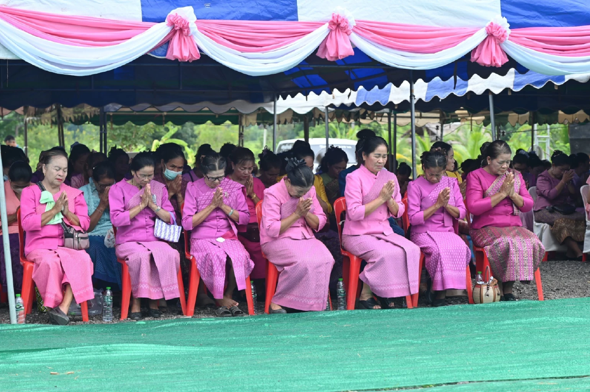 ธีรรัตน์ นำชาวเชียงยืนวางศิลาฤกษ์ หอประชุมอำเภอเชียงยืน