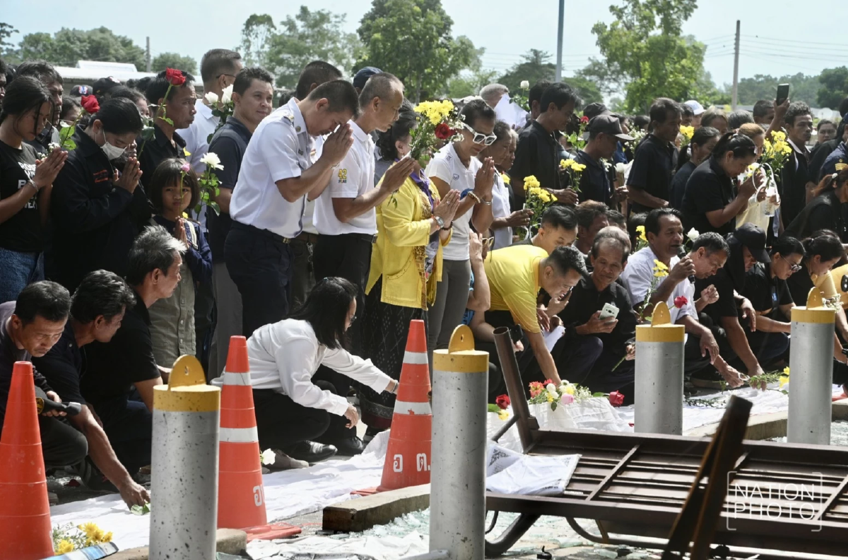 ชาวกันทรลักษณ์ ร่วมไว้อาลัยเหยื่อจรวดถล่มปั๊มน้ำมัน