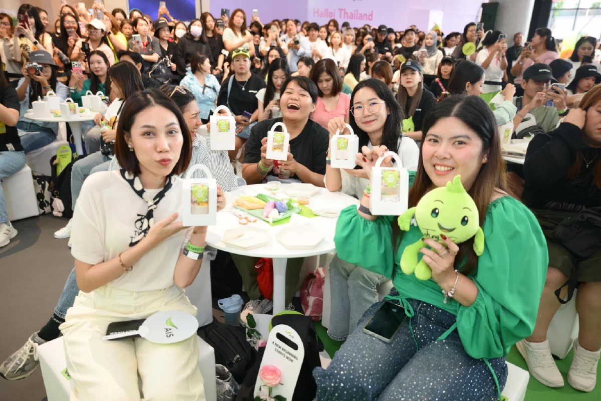 \"พี่จอง-คัลแลน\" เสิร์ฟโมเมนต์น่ารัก ฟินยกด้อม ร่วมงาน AIS Family Time