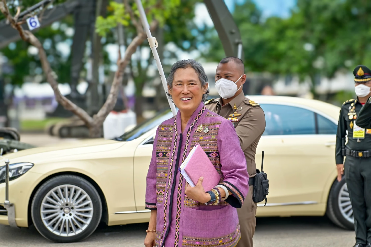 โปรดเกล้าฯ ให้มูลนิธิชัยพัฒนา จัดสร้าง หลุมหลบภัย ปกป้องราษฎร