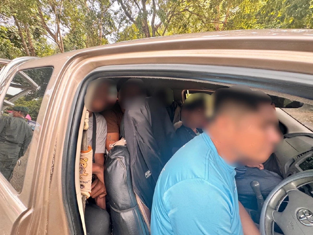 รวบกระบะขนแรงงานเถื่อน 11 คน – คนขับรับค่าจ้าง 15,000 บาท